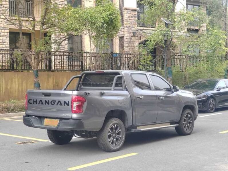 Changan Hunter 2024 Warrior Edition Luxury Dual Motor Four-Wheel Drive Standard Box